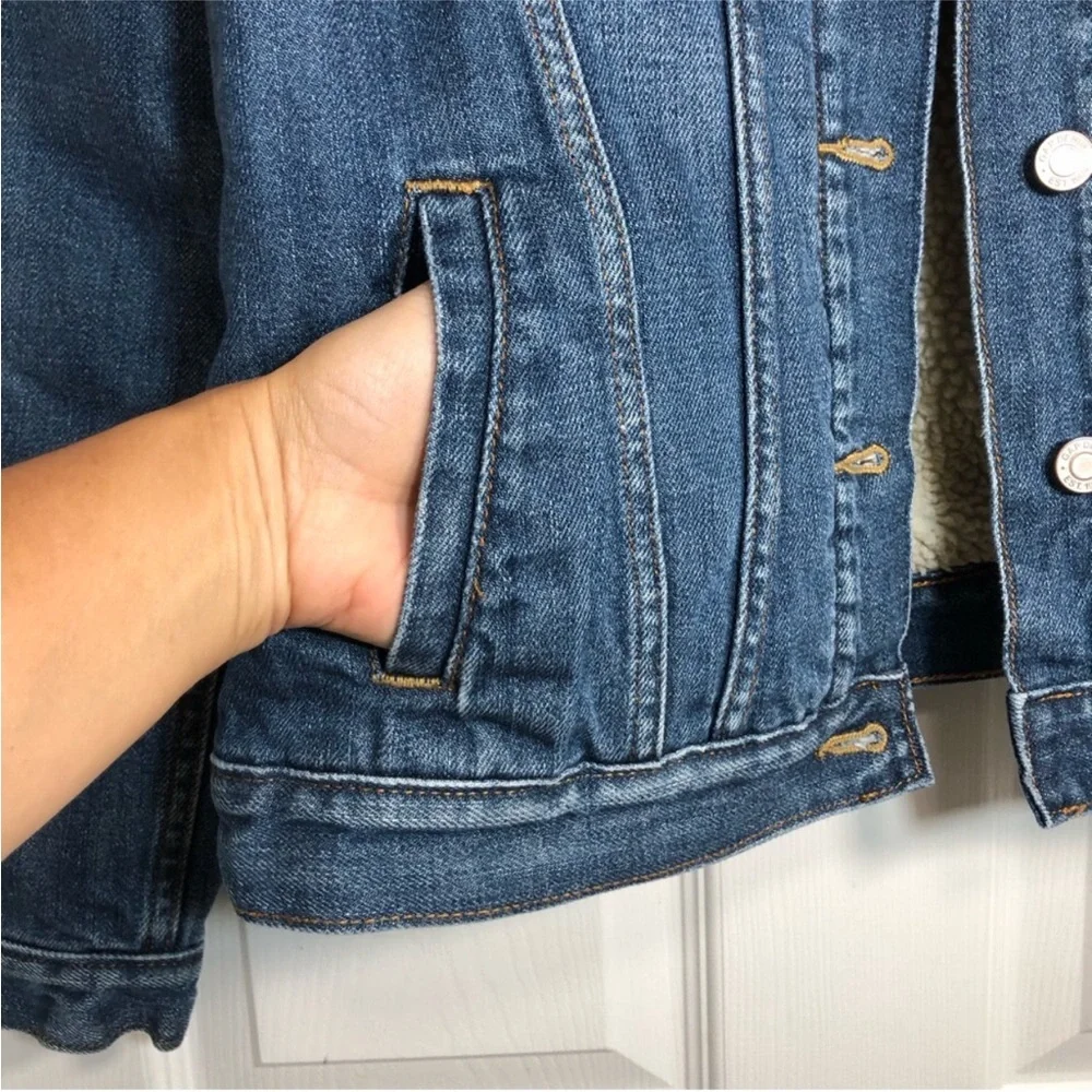Gap Women's Sherpa-Lined Denim Jacket Medium Wash Jean Jacket S_4